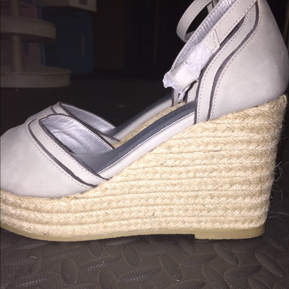 Grey espadrilles - Picture 2 of 3